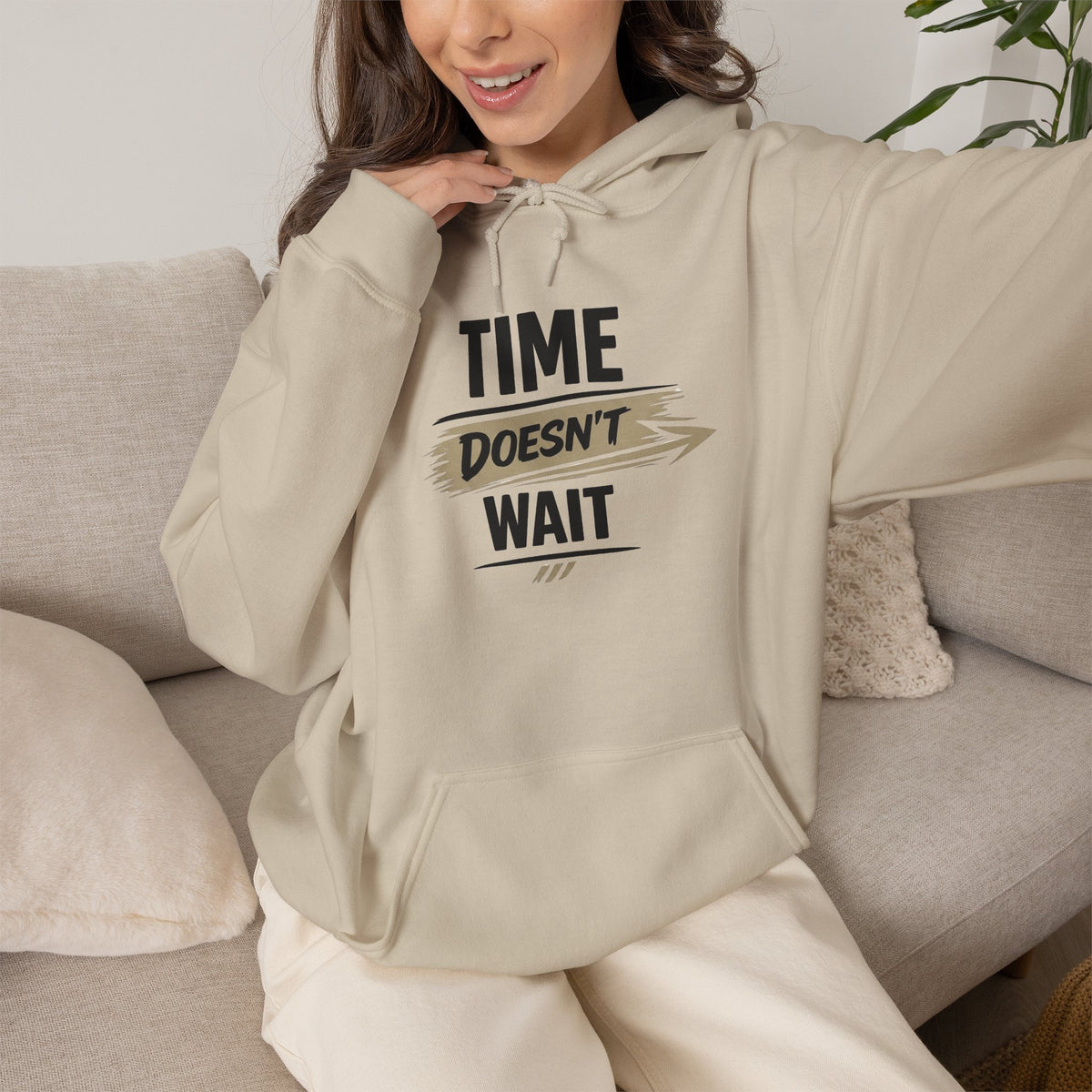 Hoodie "Time Doesn't Wait" Motivational Pullover for Goal-Getters