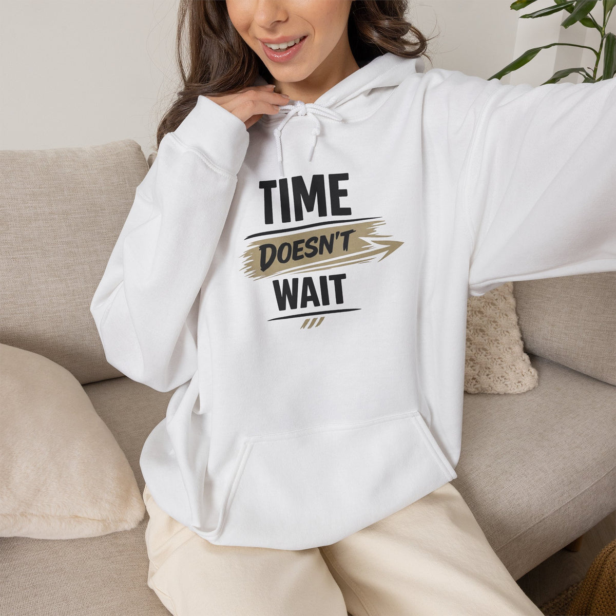 Hoodie "Time Doesn't Wait" Motivational Pullover for Goal-Getters